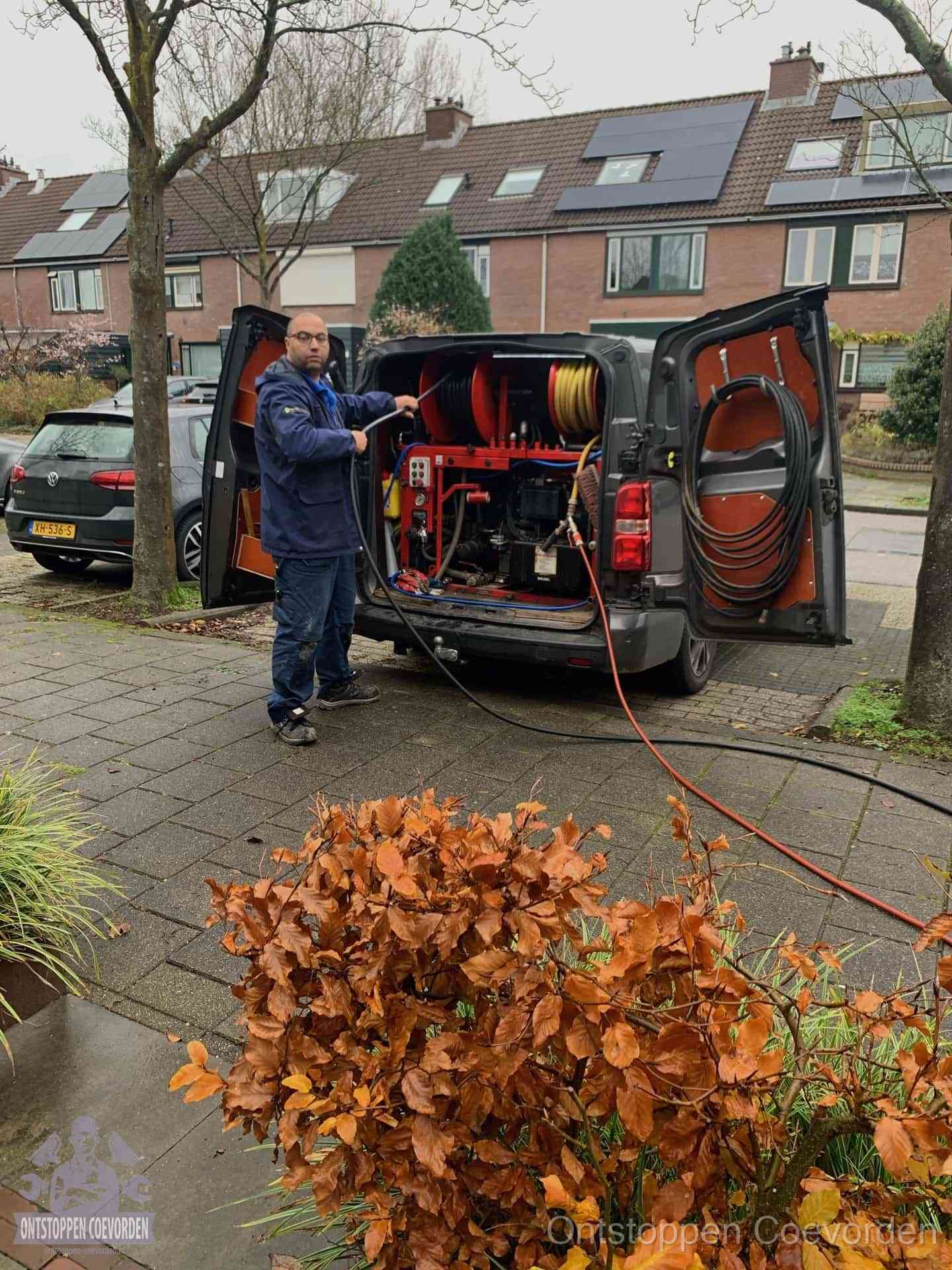 Rioolservice in de wijk in Coevorden